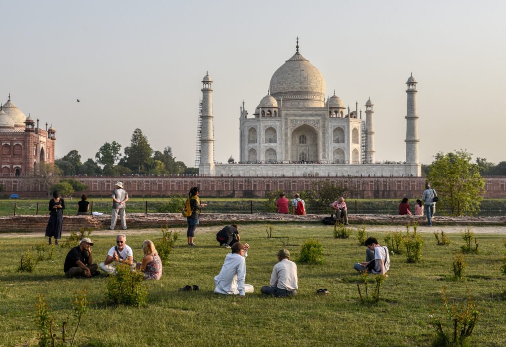 Delhi to Taj Mahal: Best Ways to Travel by Car, Train & Tour