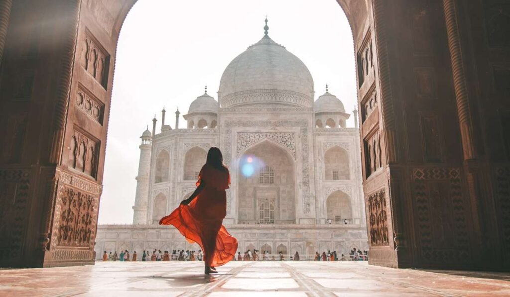 Delhi to Taj Mahal: Best Ways to Travel by Car, Train & Tour