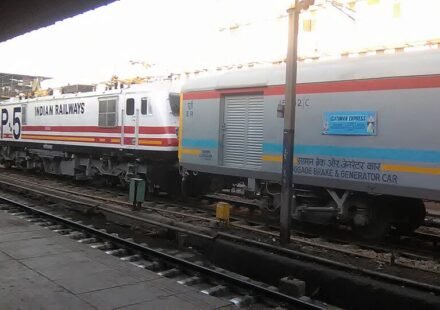 Gatimaan_express