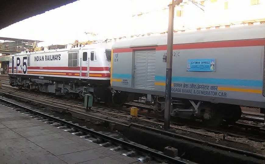 Gatimaan_express