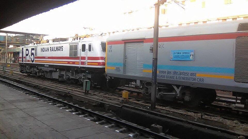 Gatimaan_express